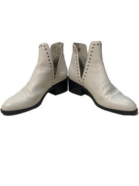 Steve Madden White Studded Conquest Leather Cutout Block Heel Pointed Boots